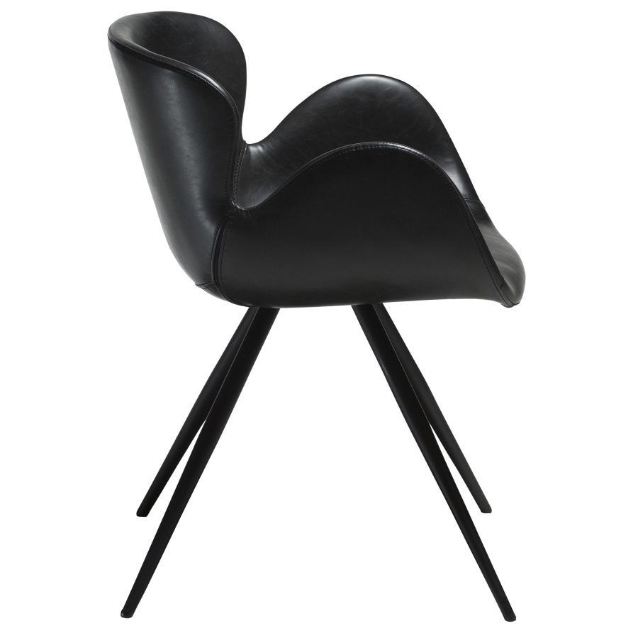 DAN-FORM GAIA Lenestol Vintage svart kunstskinn med svarte ben