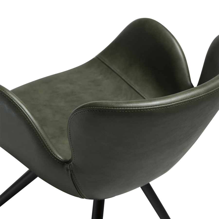 DAN-FORM GAIA Lenestol Vintage grnt kunstskinn med svarte ben