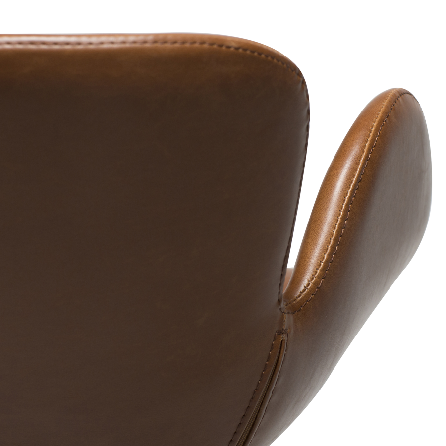 DAN-FORM GAIA Lenestol Vintage lys brunt kunstskinn med svarte ben