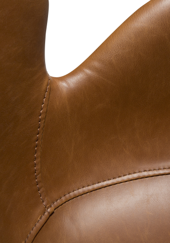 DAN-FORM GAIA Lenestol Vintage lys brunt kunstskinn med svarte ben