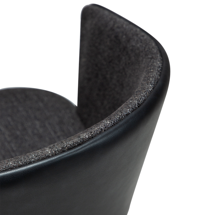 DANFORM Hey Sessel, mit Armlehnen - Rabenschwarzer Bouclé-Stoff/Kunstleder und schwarzer Stahl