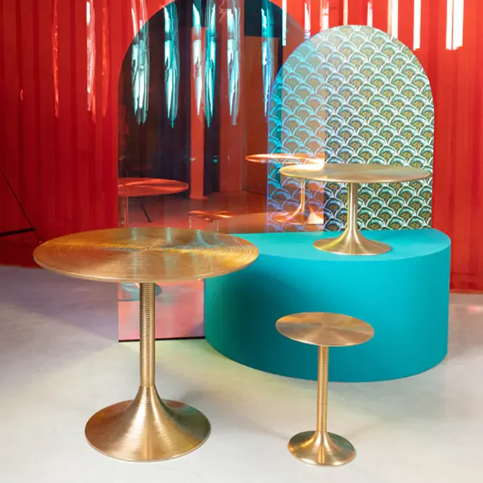 BOLD MONKEY Hypnotising Round Esstisch, rund – Goldaluminium (92)