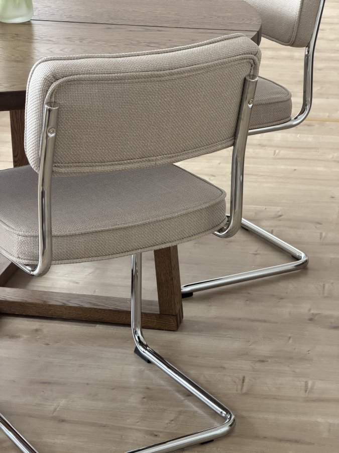 Rupert spisebordsstol - sand polyester stof og krom metal