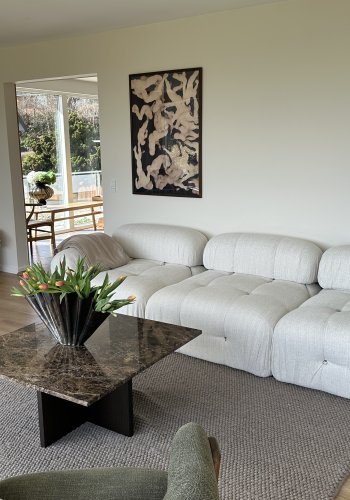 NORDV�RK Bubble L1-O1-1R 3-Personen-Sofa - cremefarbenes Bouclette-Polyester und mattschwarzer Kunststoff
