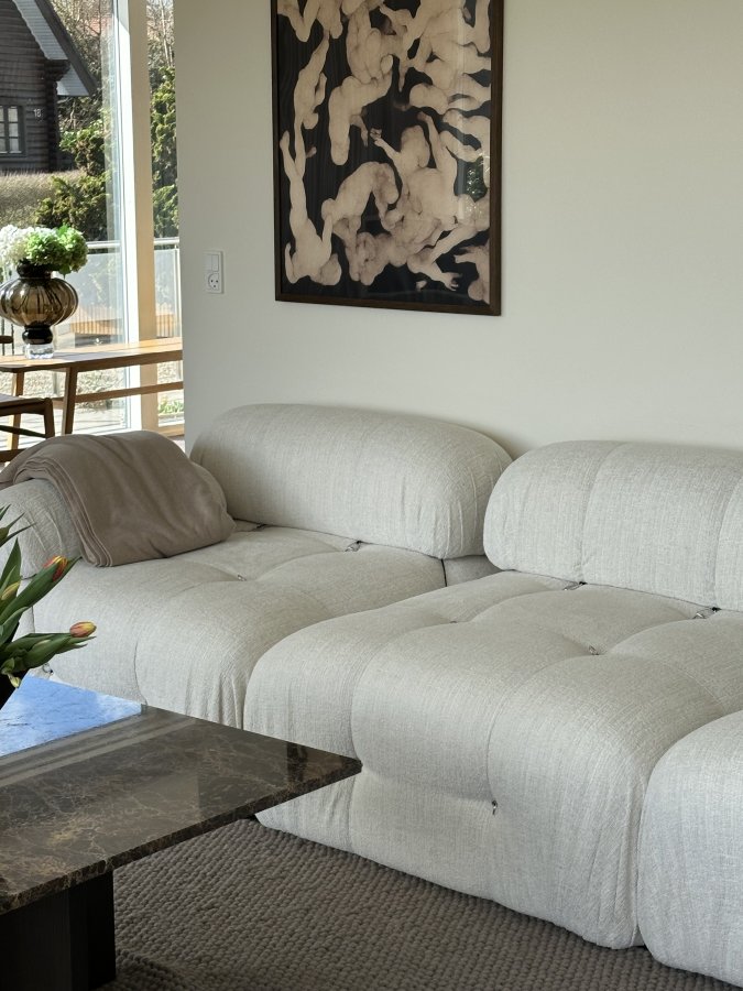 NORDV�RK Bubble L1-O1-1R 3-Personen-Sofa - cremefarbenes Bouclette-Polyester und mattschwarzer Kunststoff