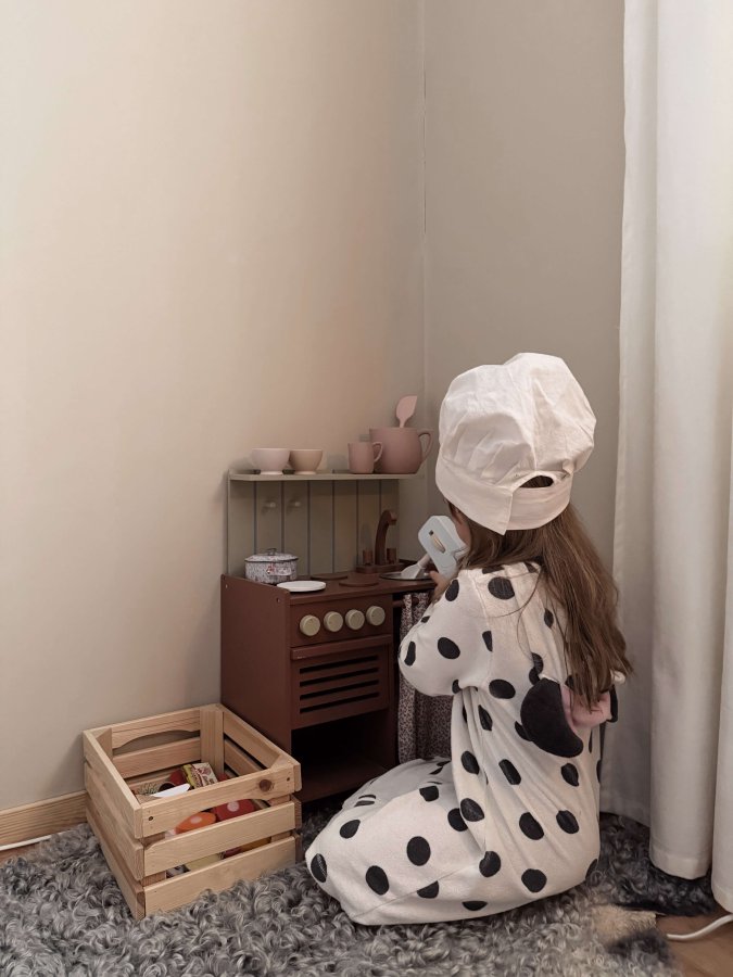 BLOOMINGVILLE MINI Pippi miniovn - brun MDF og lotustre (40x26)