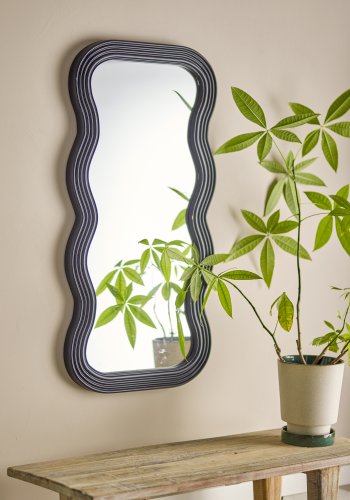 BLOOMINGVILLE Parker Wandspiegel, organisch – Spiegelglas und schwarzes MDF (100x52)