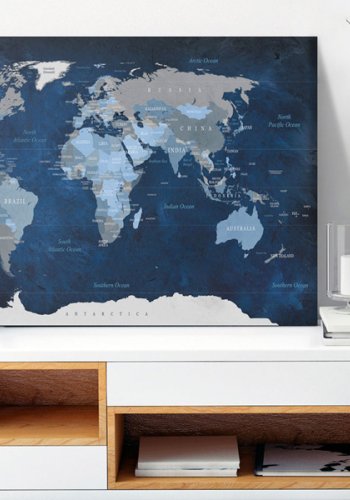 ARTGEIST Dark Blue World - Bl� verdenskort med kompas trykt p� l�rred - Flere st�rrelser