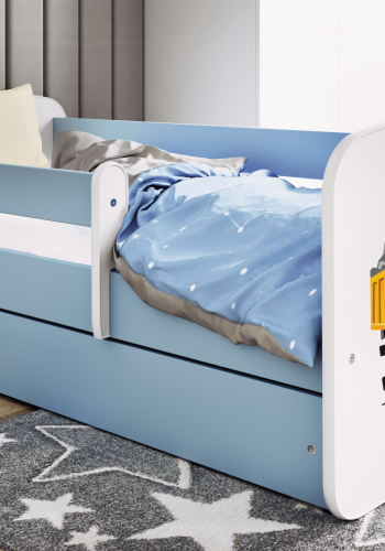 Babydreams juniorsng med lastbil, med madrass, stdbrda, lda - vit och bl laminat (160x80)