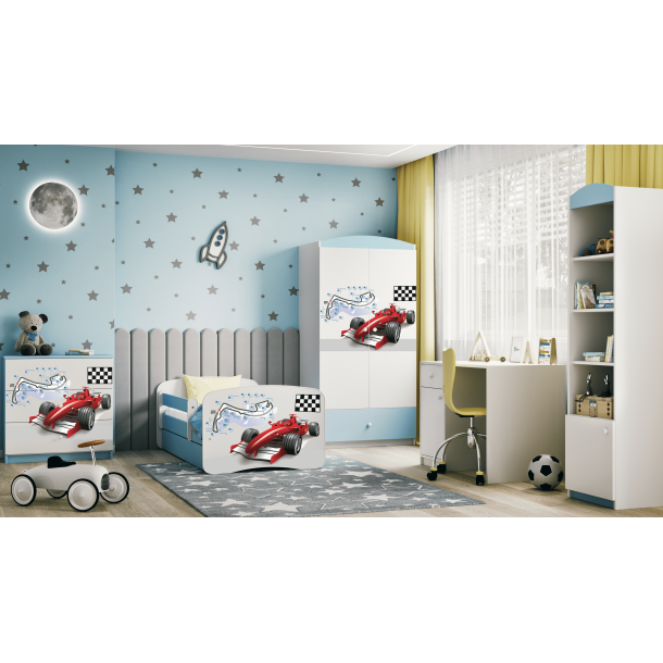 Babydreams juniorseng med racerbil, m. madras, sengehest, skuffe - hvid og bl laminat (180x80)