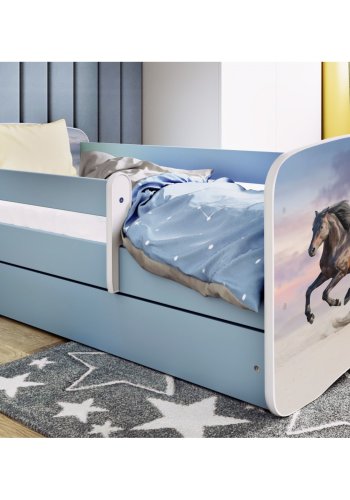 KOCOT KIDS Bett babydreams blaues galoppierendes Pferd mit Schublade mit Matratze 140/70