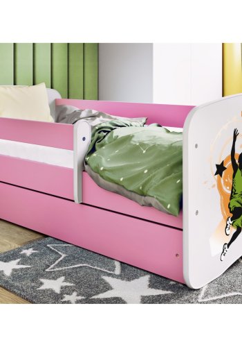 KOCOT KIDS Seng babydreams rosa basketball med skuff med madrass 160/80