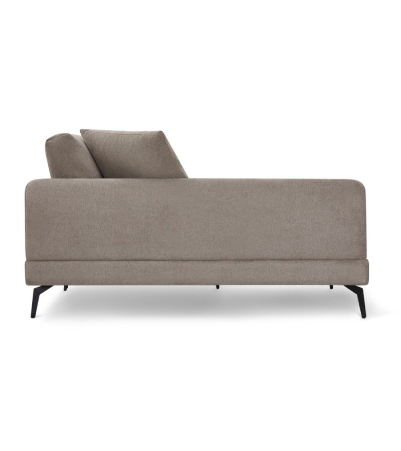 Maggie sofa, med venstre sjeselong og 4 pynteputer - brunt stoff og sort metall