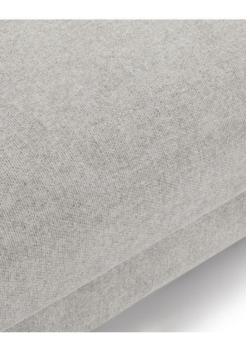 Maggie sofa, med venstre sjeselong og 4 pynteputer - grtt og sort metall