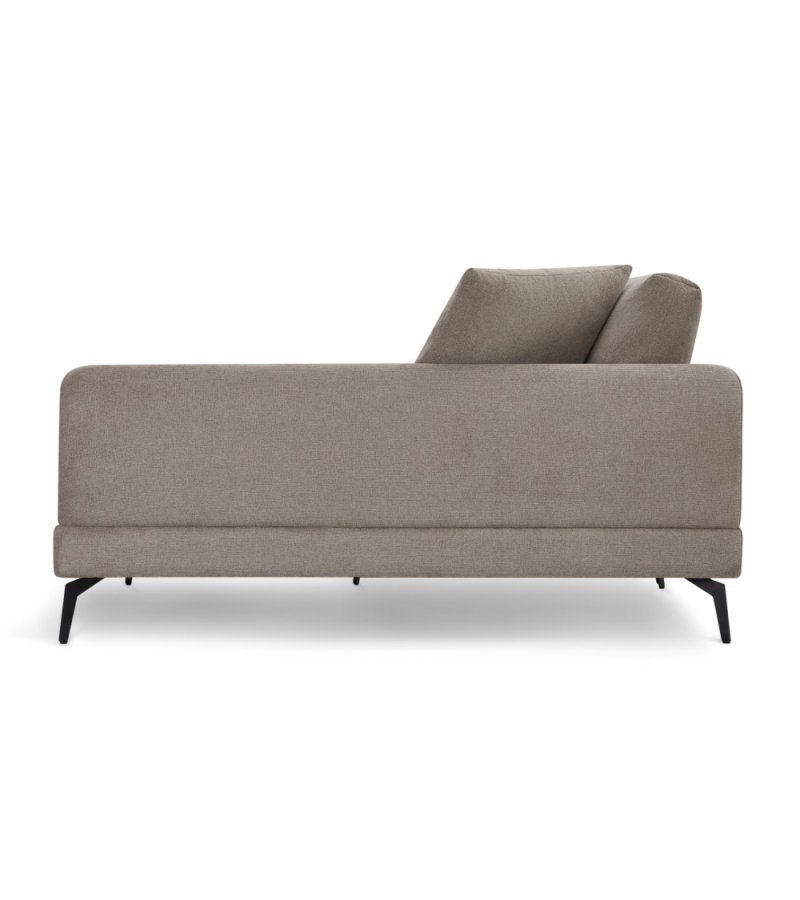 Maggie sofa, m. hjre chaiselong og 4 pyntepuder - brun stof og sort metal