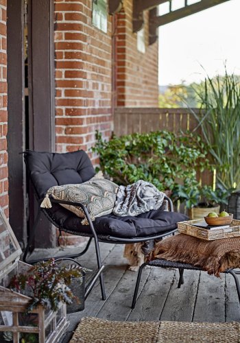 BLOOMINGVILLE Boel lenestol med krakk, svart, metall