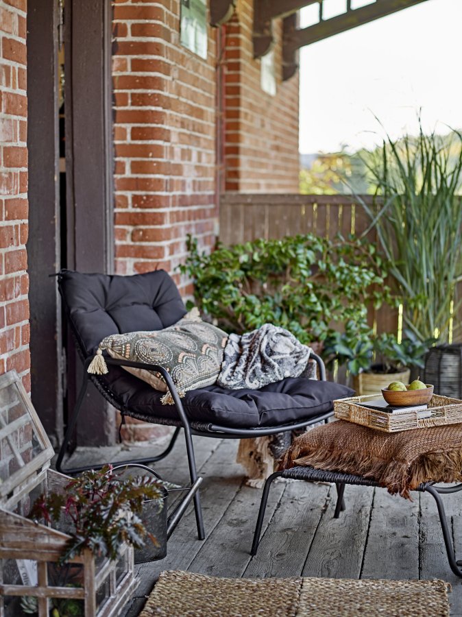 BLOOMINGVILLE Boel lenestol med krakk, svart, metall