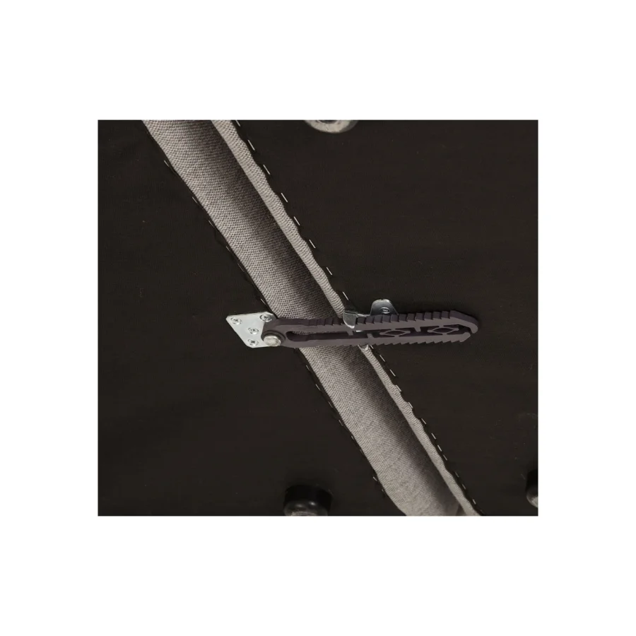 New York puf, kvadratisk - latte polyester stof og sort plastik (90x90)