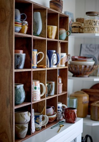 BLOOMINGVILLE Tilo vegghylle, firkantet - brunt resirkulert tre (70x70)