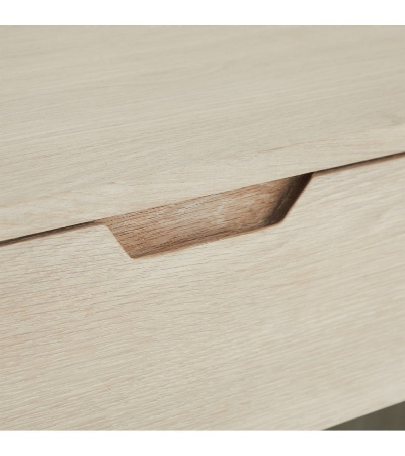 Nyborg hy skjenk, m. 4 drer og 3 hyller - glass, hvitoljet eikefiner, eik og tre