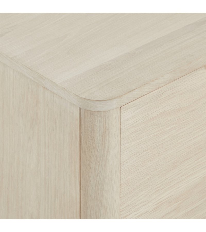 Nyborg skjenk, m. 2 drer, 3 skuffer og 2 hyller - hvitoljet eikefiner, eik og tre (180x45)