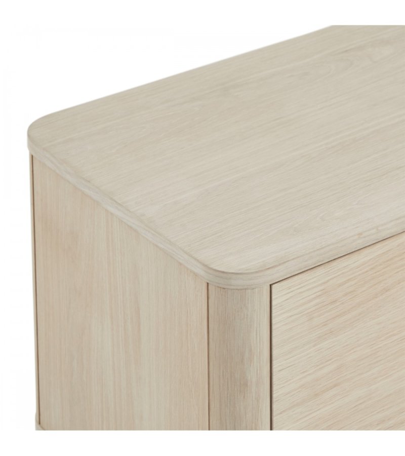 Nyborg TV-bord, m. 2 drer og 3 hyller - hvitoljet eikefiner, eik og tre (180x45)