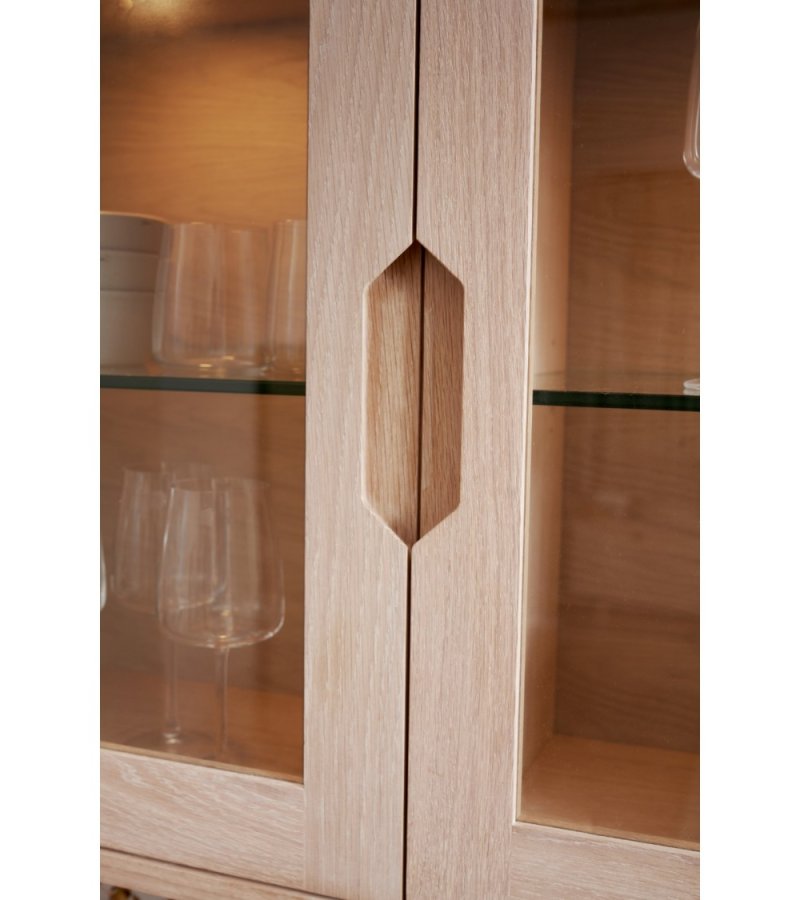 Nyborg veggskap, m. LED-lys, 3 glassdrer, 3 glasshyller - hvitoljet eikefiner og eik