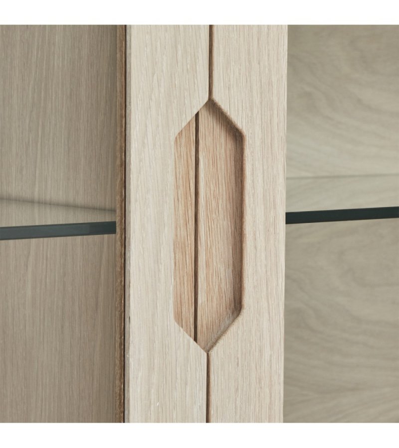 Nyborg veggskap, m. LED-lys, 3 glassdrer, 3 glasshyller - hvitoljet eikefiner og eik