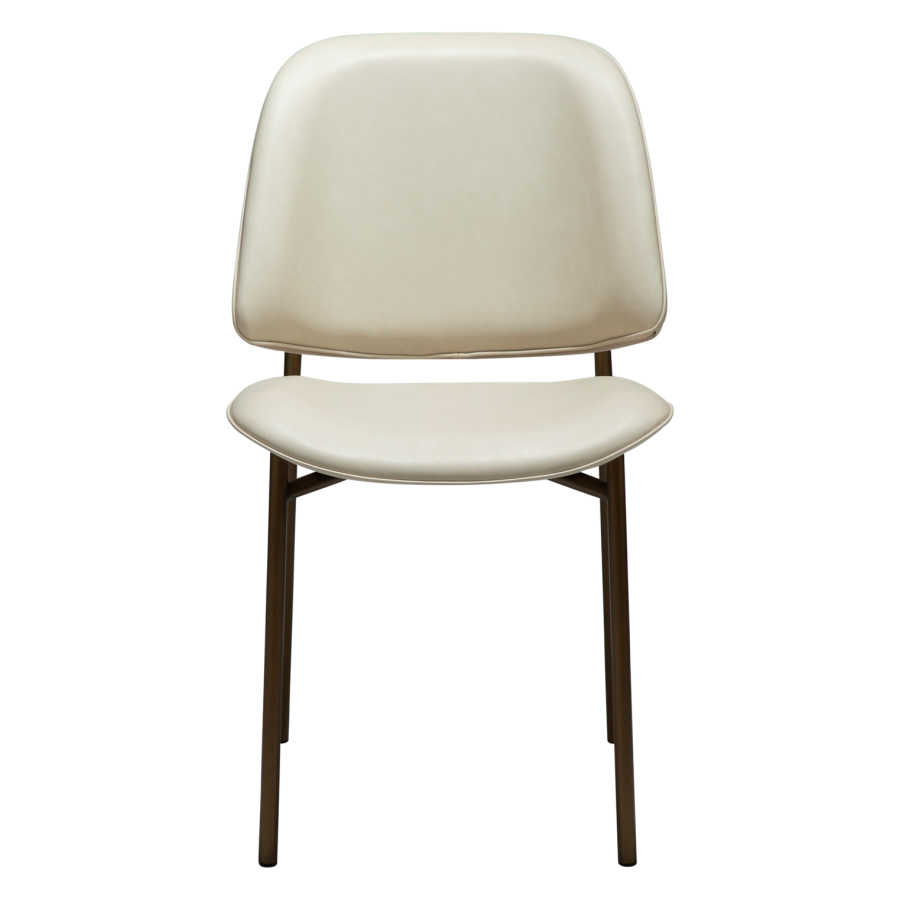 DANFORM OHMY Esszimmerstuhl - mattes Mandel-Kunstleder und antiker Messingstahl