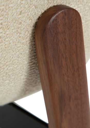 DANFORM Paragon Esszimmerstuhl - matter Mandel-Bouclé-Stoff mit Glitzer und Walnuss-Eschenholz