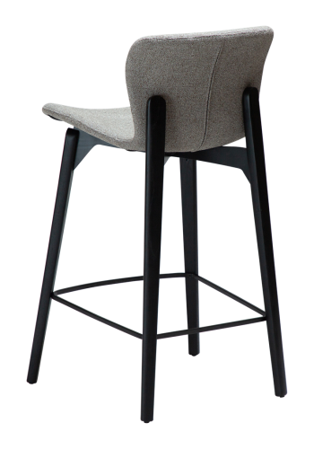 DAN-FORM Paragon Thekenstuhl, mit Rückenlehne und Fußstütze – brauner Bouclé-Stoff und schwarzes Eschenholz