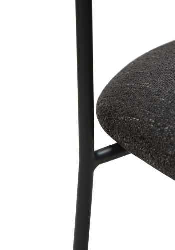 DAN-FORM Plenti Sessel - schwarzer Bouclé-Stoff und schwarzer Stahl