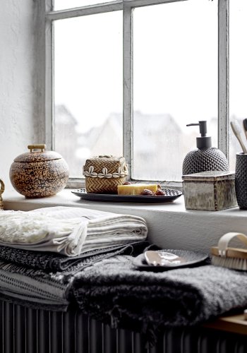 BLOOMINGVILLE Hrin Seifenspender-Set, Grau, Steingut, 3er-Set, T:L34xB13/T:T10xH17,5/C:T8xH11 cm