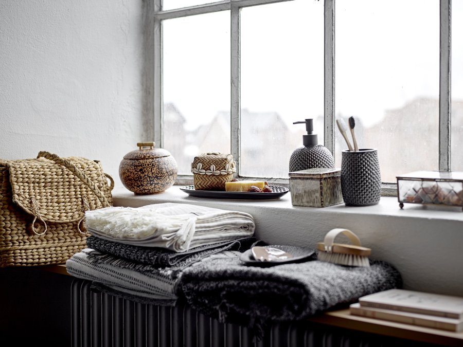 BLOOMINGVILLE Hrin Seifenspender-Set, Grau, Steingut, 3er-Set, T:L34xB13/T:T10xH17,5/C:T8xH11 cm