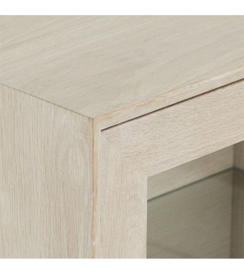 Porto Lite veggskap, m. LED-lys, 3 glassdrer, 3 glasshyller - hvitoljet eikefiner og eik