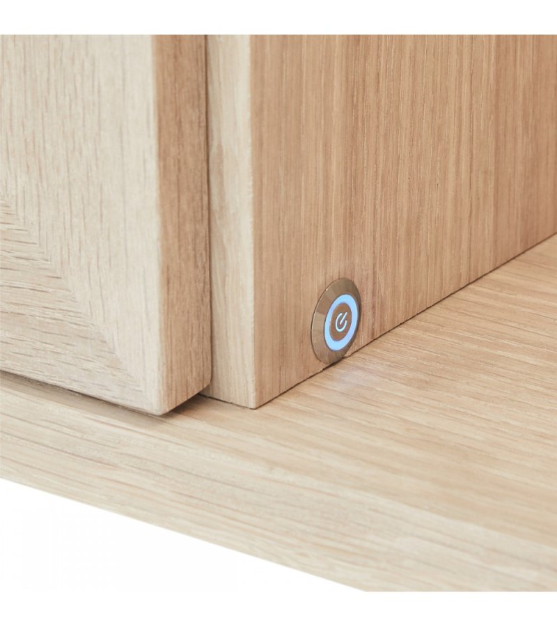 Porto Lite veggskap, m. LED-lys, 3 glassdrer, 3 glasshyller - hvitoljet eikefiner og eik