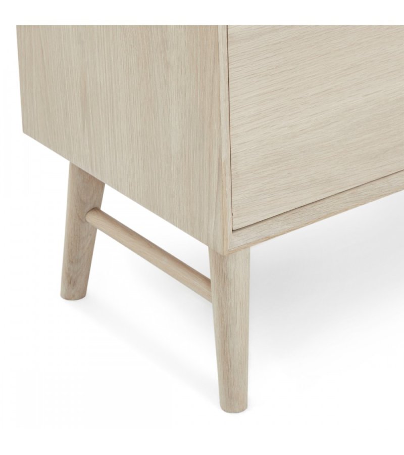 Porto Stor skjenk, m. 3 drer, 3 hyller, 2 skuffer, 1 rom - hvitoljet eikefiner og tre (212x42)