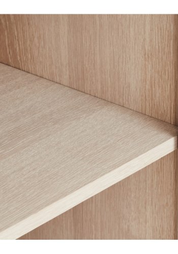 Porto Stor skjenk, m. 3 drer, 3 hyller, 2 skuffer, 1 rom - hvitoljet eikefiner og tre (212x42)