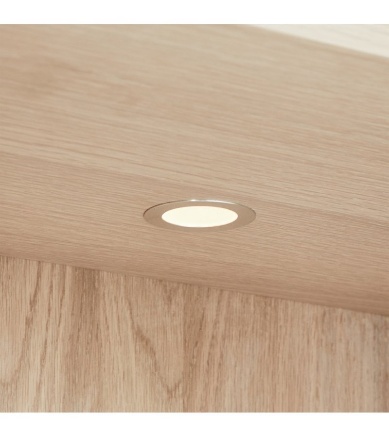 Porto Vitrine, mit LED-Licht, 4 Türen, 2 Schubladen, 6 Einlegeböden – Glas, weiß geöltes Eichenfurnier und Holz