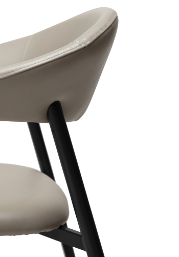 DAN-FORM ROVER Lenestol i kasjmirkunstskinn med svarte ben