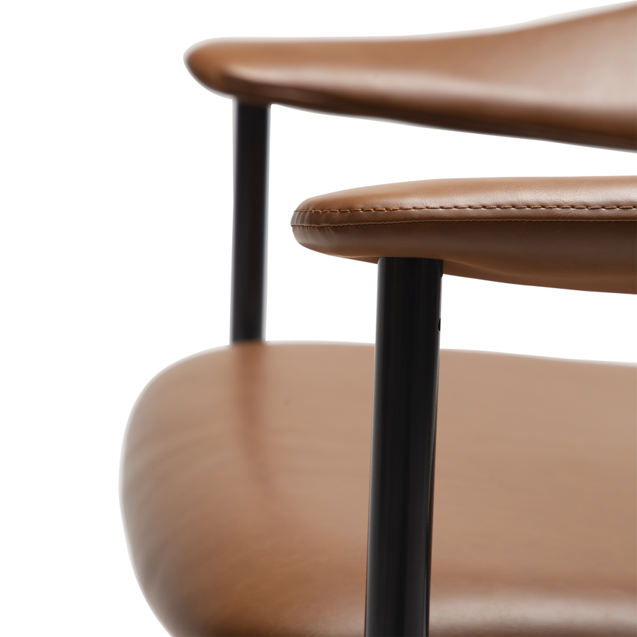 DAN-FORM ROVER lenestol Vintage lys brunt kunstskinn med svarte ben