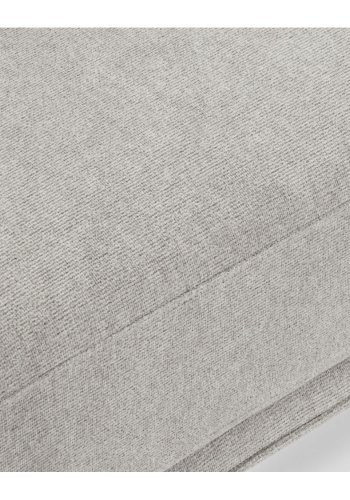 Selena 3-manns sofa - grtt stoff og sort metall