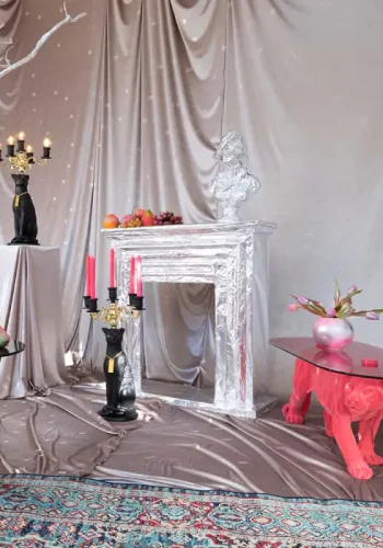 BOLD MONKEY Dope as hell Couchtisch – rauchschwarzes Glas und Pink Panther-Harz (90 x 40)