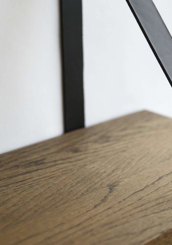 NocNoi Harre Vig vegghylle - rkt eik m. sort lrreim, 50-100