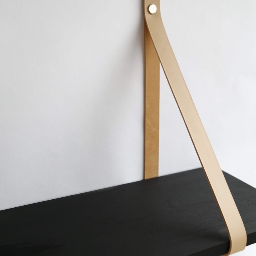 NocNoi Harre Vig Wandregal - schwarz geölte Eiche mit Naturlederband, 50-100