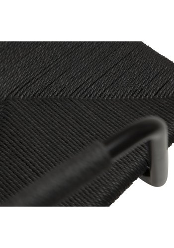DAN-FORM Stiletto Esszimmerstuhl, mit Armlehnen – schwarze Papierkordel und schwarzer Stahl