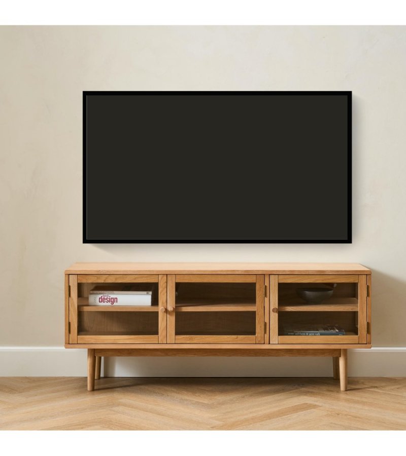 Svendborg TV-bord, m. 3 l�ger og 2 hylder - glas og natur egetr�sfin�r og egetr� (137x40)