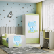 Babydreams garderobe for barn med bl bamse, m. 2 drer, 1 skuff - hvit og grnn laminat