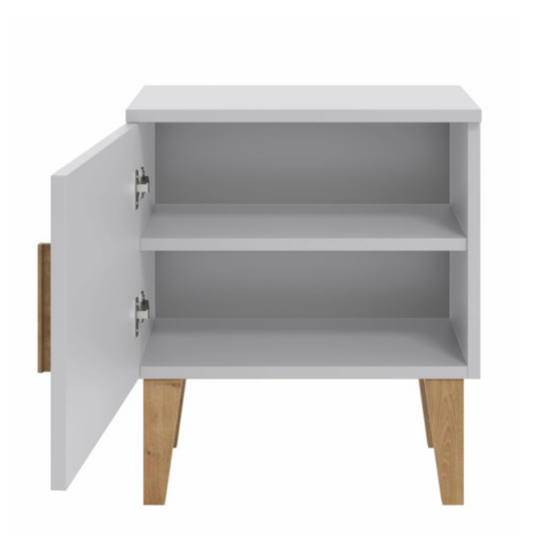 Kubi nattbord for barn, m. 1 dr og 1 hylle - hvit sponplate og eik (50x34)
