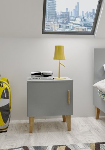 Kubi nattbord for barn, m. 1 dr og 1 hylle - gr sponplater og eik (50x34)